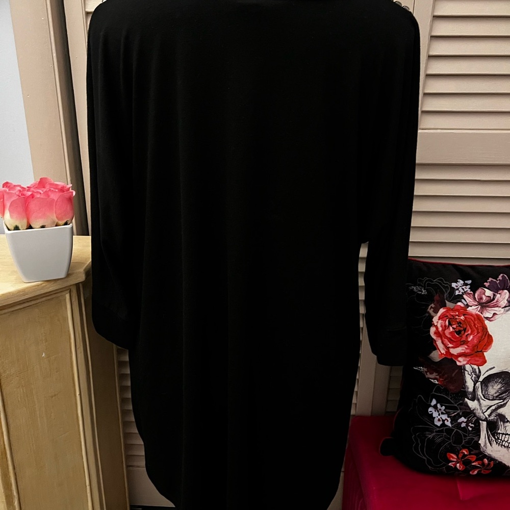 ♥️TORRID TOP♥️ - Picture 2 of 4